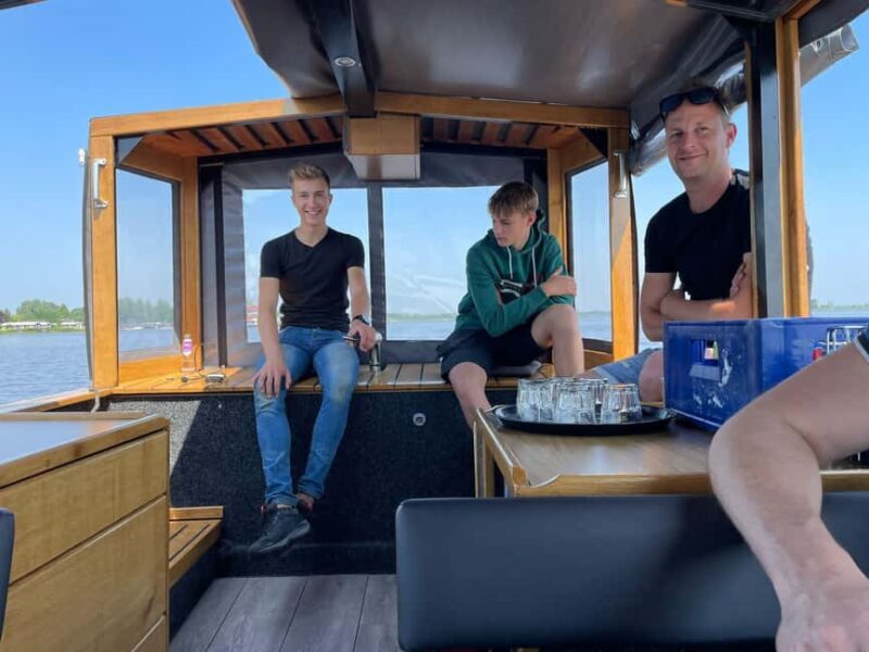 Giethoorn: Sightseeing Boat Tour - Exploring Giethoorn: A Detailed Review of the Sightseeing Boat Tour