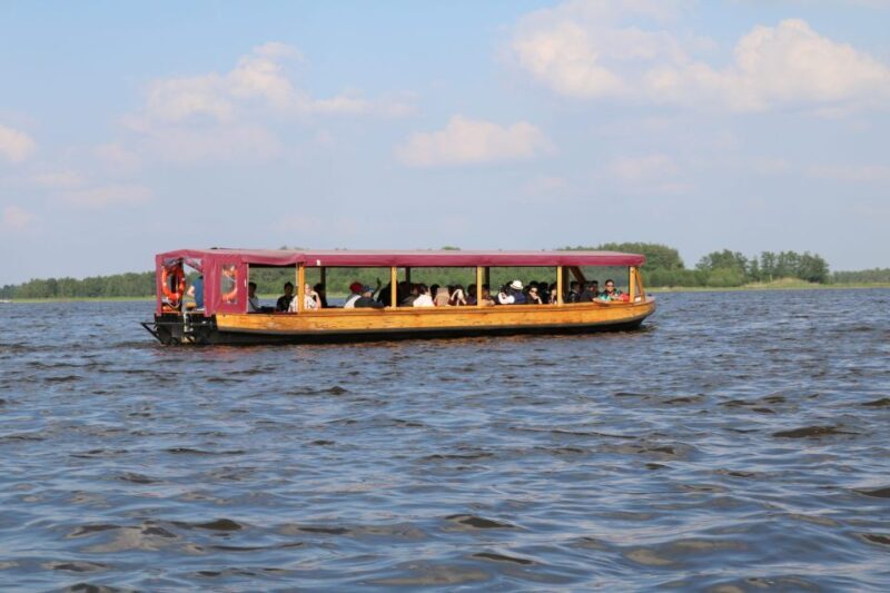 Giethoorn: Village & National Park Canal Cruise with Coffee - Exploring Giethoorn and the National Park by Water