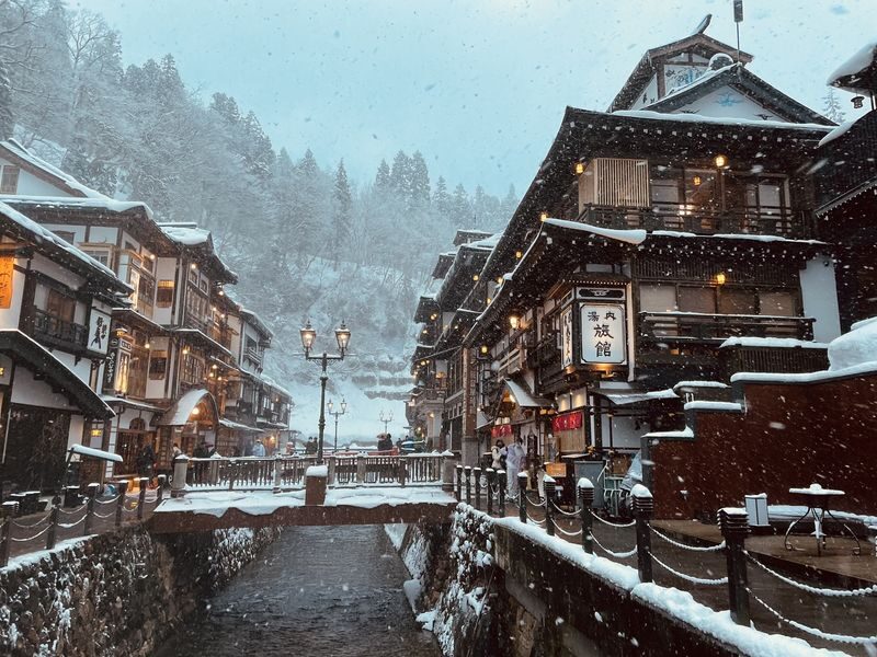 Ginzan Onsen + Yamagata Winery + Zao Ropeway + Mogami River Snow Viewing Boat 2-Day Tour (Hot spring hotel with 2 meals) - A packed winter route from Tokyo