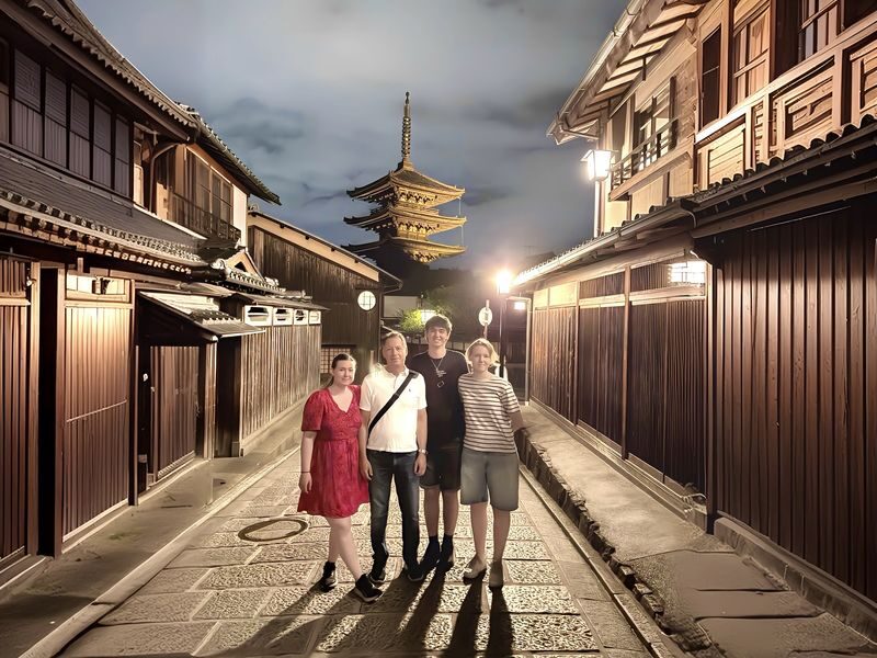 Gion 2-Hour Hidden Gems Guided Tour - Who should book this walk