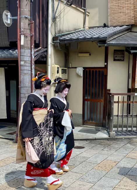 Gion at Night: Secrets and Legends of the Geishas - Key Points