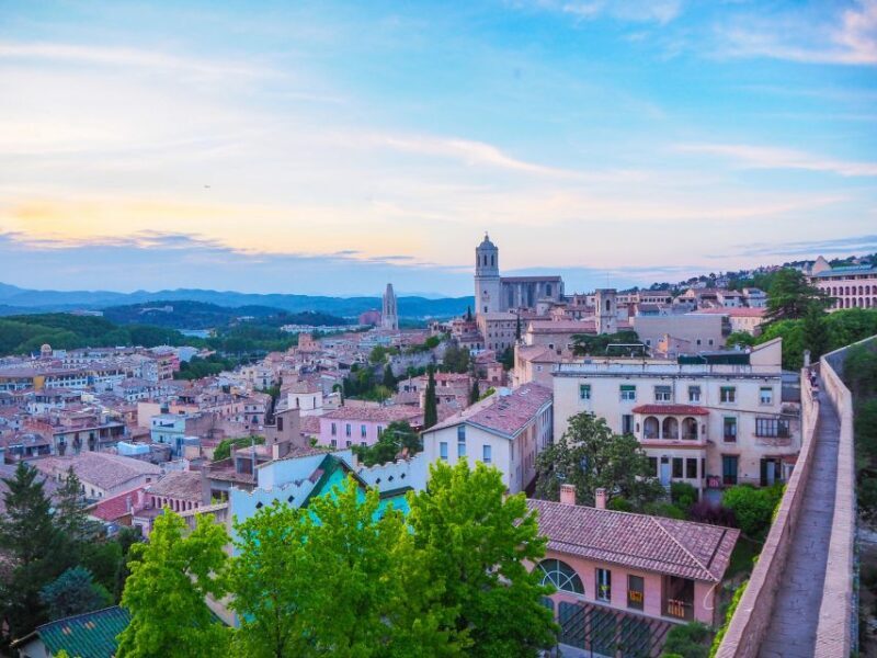 Girona: Guided 2-Hour Walking Tour with Food Tasting - Key Points