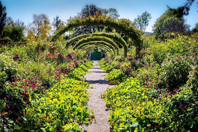 Giverny Half-day Small-group max. 7 people Trip from Paris - The Realities of This Tour: What Travelers Say