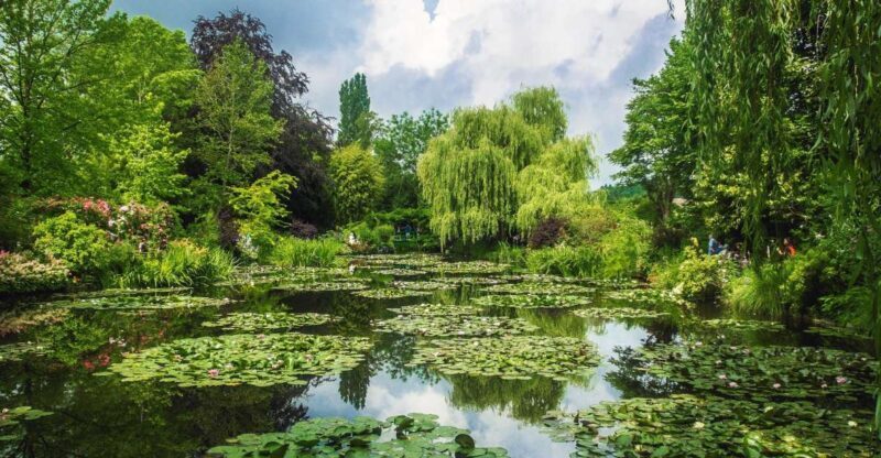 Giverny Private Guided Walking Tour - Exploring Giverny with a Private Guided Tour