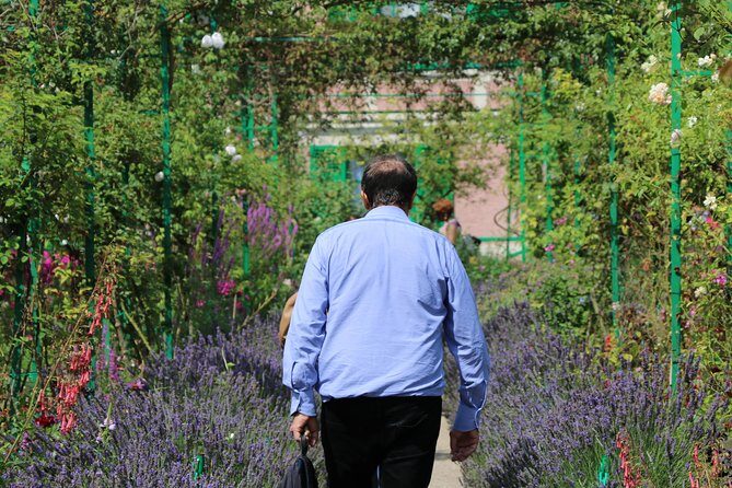 Giverny Private Half-Day Trip including Claude Monet' Gardens & House from Paris - FAQ