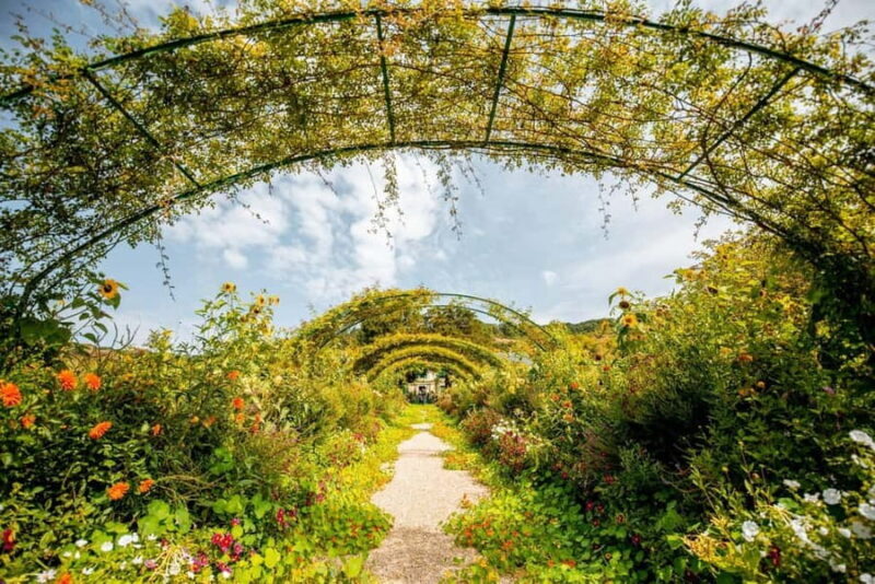 Giverny Private Tour: Claude Monet's House, Gardens & Rouen - Why Choose This Tour?
