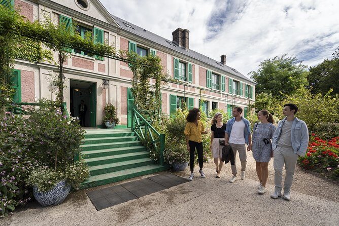Giverny & Versailles Audio Guided Day Trip with Lunch from Paris - Frequently Asked Questions