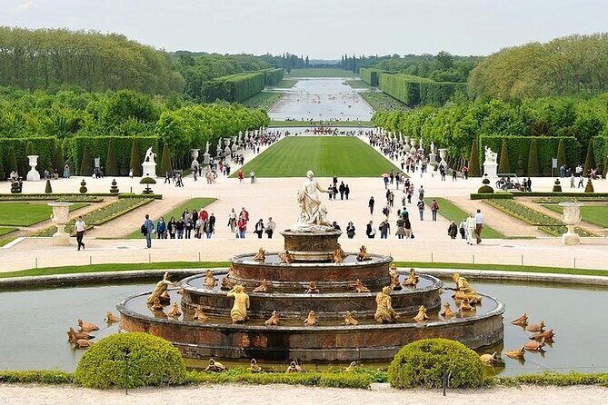 Giverny & Versailles Day Trip From Paris with Professional Guide - Who Is This Tour Best For?