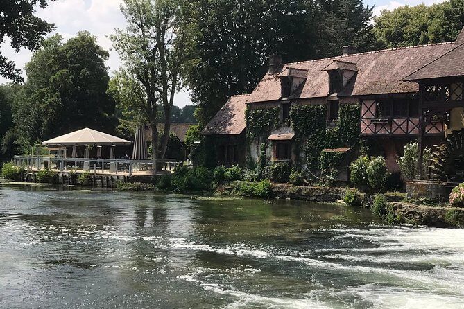 Giverny's House & Gardens plus Versailles Palace Day Trip with Lunch from Paris - Key Points