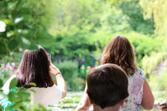 Giverny's House & Gardens plus Versailles Palace Day Trip with Lunch from Paris - Who Is This Tour Best For?
