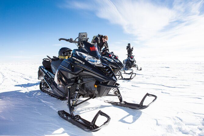 Glacier Rush  Fast pace snowmobile - SnoMo Glacier - Key Points