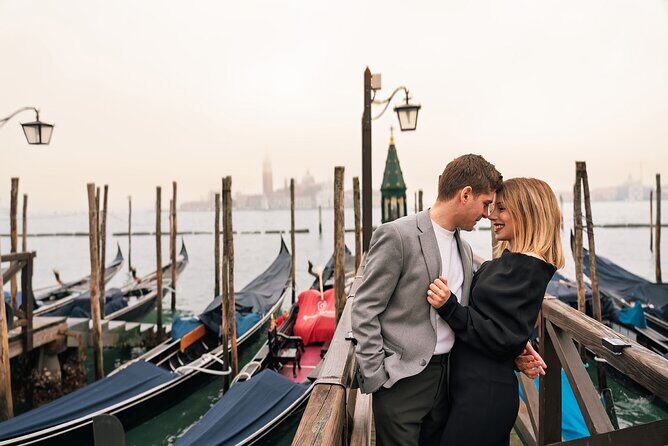 Glam photoshoot in hidden Venice! (up to 4) - Key Points