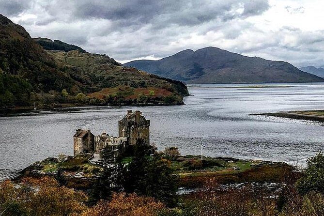 Glasgow: Eilean Donan, Loch Ness & Glenfinnan - 2 Day Tour - Key Points