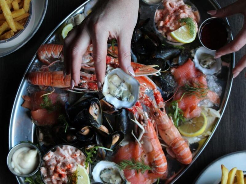 Glasgow: Luxury Seafood Platter at Scottish Restaurant - Glasgow: Luxury Seafood Platter at Scottish Restaurant