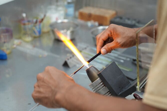 Glass Experience Studio: Craft Your Own Unique Accessories - Key Points