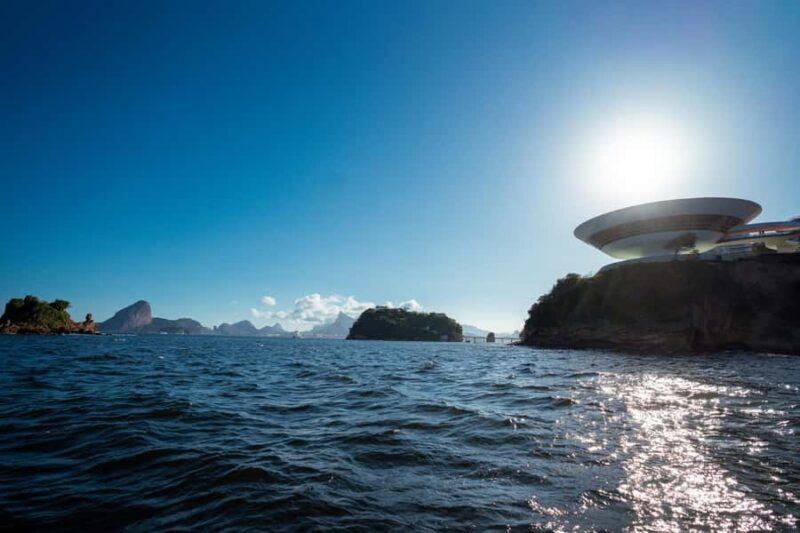 Glória: Sunset Speedboat Cruise with Drinks and Snacks - FAQs