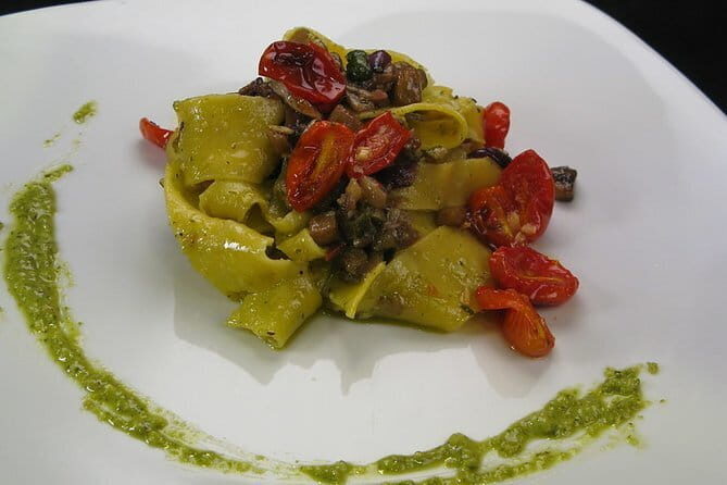 Gluten-Free Dinner & Wine in the Chef's Charming Home - Who Will Love This Tour?