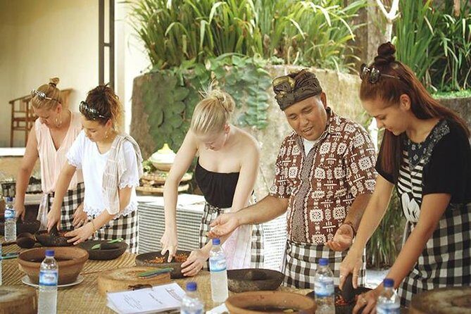Go Locally: Bali Ubud Cooking Class with Traditional Market Visit by Chef Ketut - A Flavorful Journey in Ubud: Bali Cooking Class with Market Visit by Chef Ketut