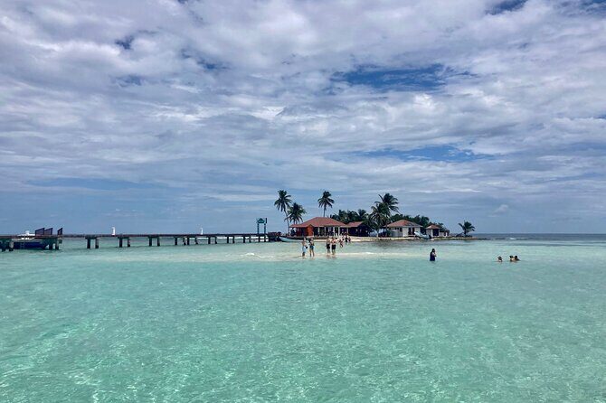 Goff's Caye Beach And Snorkeling - Key Points