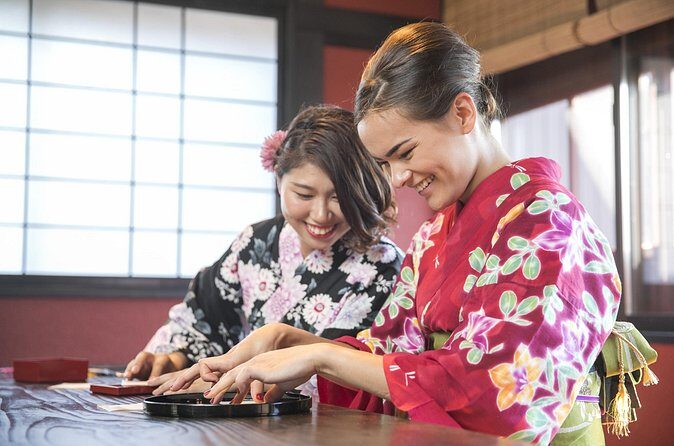 Gold Leaf Crafting in Higashi Chayagai, Kanazawa - Who Will Love This Experience?