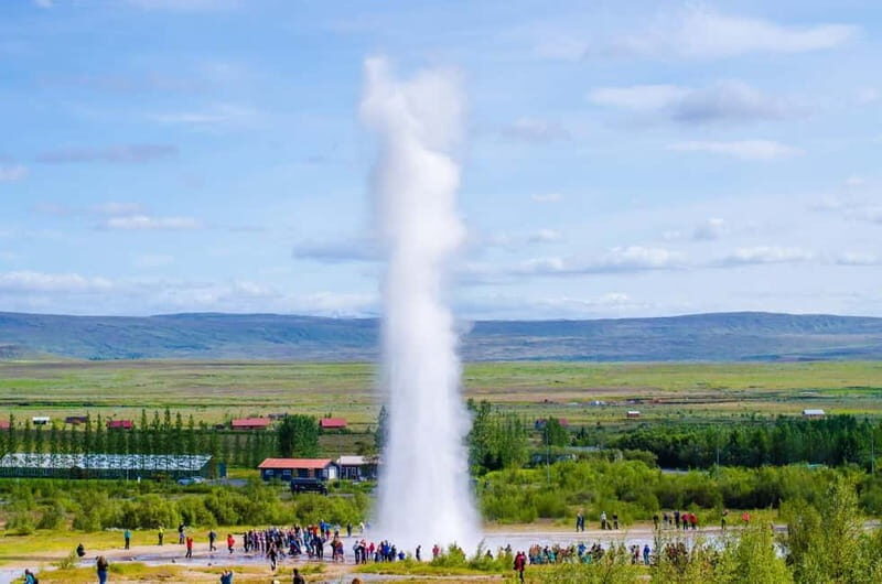 Golden circle: Buggy ride Þingvellir Gullfoss Geysir - An Overview of the Experience