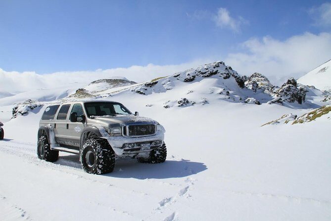 Golden Circle, Glacier & Northern Lights/Midnight sun / guided private tour - Key Points