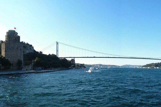 Golden Horn and Bosphorus Boat Tour in Istanbul - An In-Depth Look at the Experience
