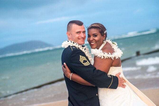Golden Hour Wedding Honolulu Officiant, Lei for 2 and Pro Photos - Key Points