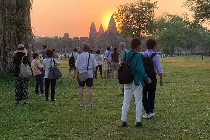 Golden Sunrise at Angkor Wat Private Guided Tour - Key Points