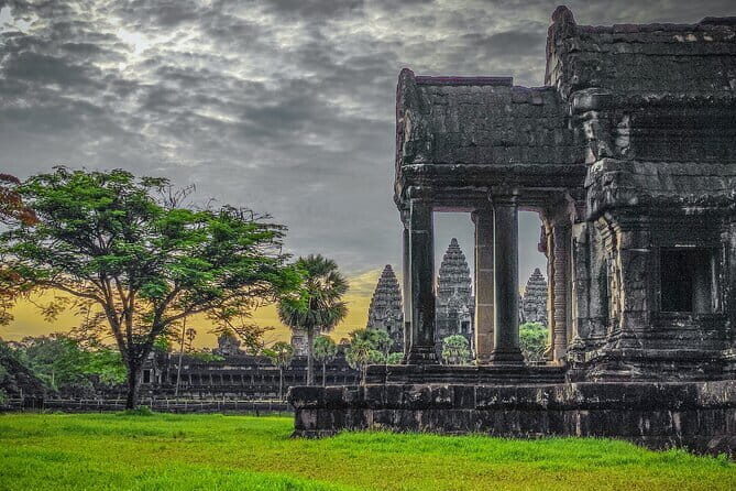 Golden Temples with Sunset - Small Group - The Sum Up