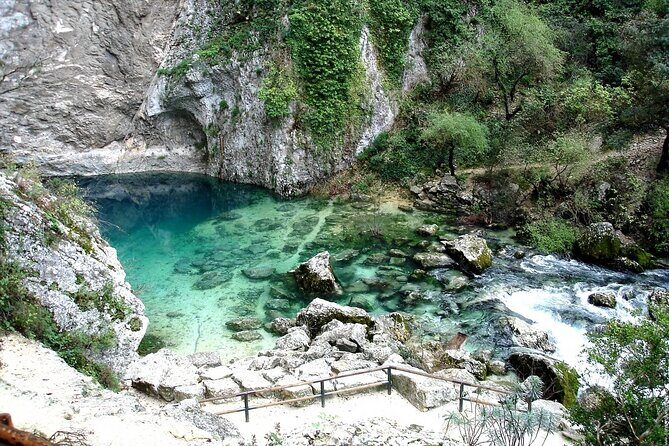 Gordes, Roussillon(+ Ochre Trail) & Fontaine de Vaucluse - Fontaine de Vaucluse — Nature’s Refreshing Escape