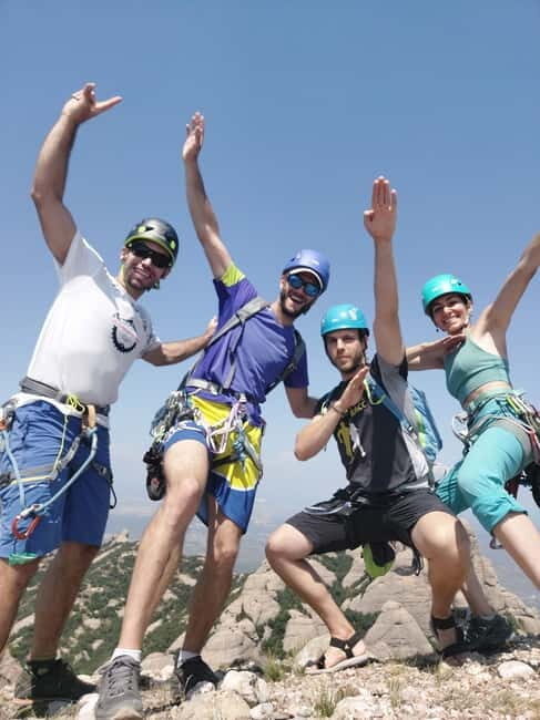 Gorros de Montserrat: climb and enjoy the magical mountain from its peaks. - Exploring Montserrat’s Peaks: A Climber’s Perspective