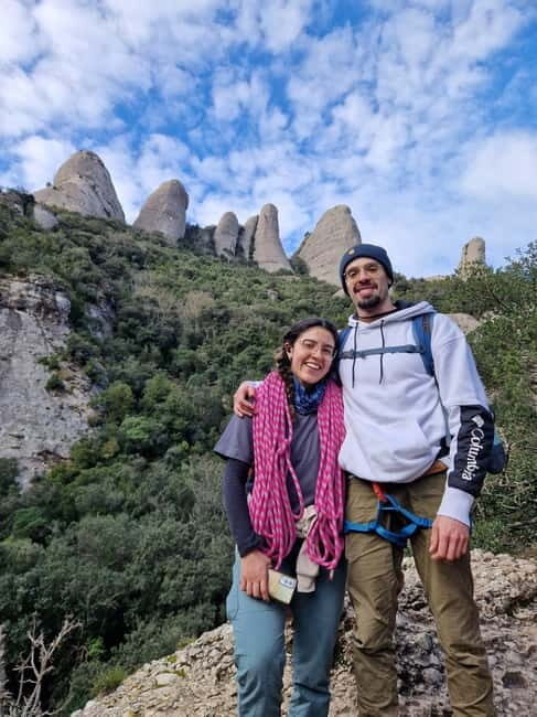 Gorros de Montserrat: climb and enjoy the magical mountain from its peaks. - The Experience of Climbing Montserrat