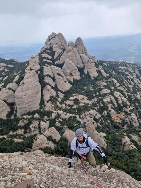 Gorros de Montserrat: climb and enjoy the magical mountain from its peaks. - Practical Details and Tips