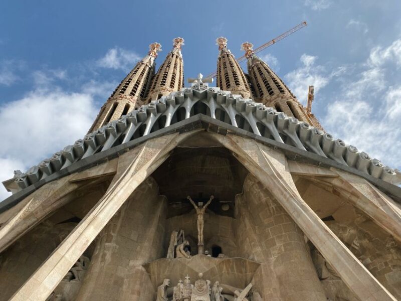 Gothic Paths, Tapas & Sagrada Familia. Private Tour - An In-Depth Look at the Tour