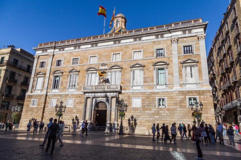 Gothic Quarter & El Born Private Tour: Origins of Barcelona - Exploring Barcelona’s Old Town: The Gothic Quarter & El Born