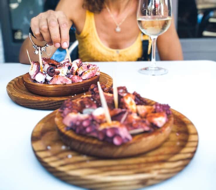 Gothic Quarter: Gourmet Food Private Tour & Sagrada Familia - Explore Barcelona’s Gothic Quarter and Sagrada Familia with a Gourmet Twist