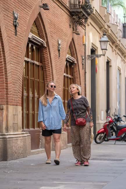 Gothic Quarter Secrets: Guided Walking Tour - Who Should Take This Tour?