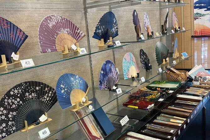 Gourmet and Historical Tour in Enoshima - Key Points