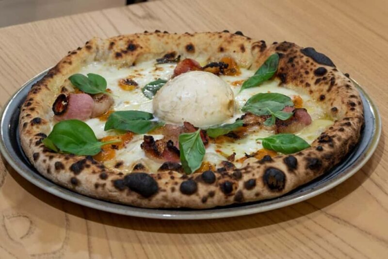 Gourmet Pizza Experience with Drinks and Dessert in Lecce - A Deep Dive into the Gourmet Pizza Experience