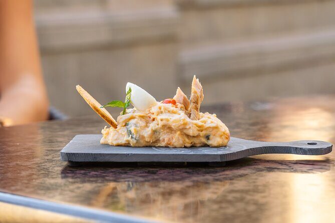 Gourmet Tapas and Wine Tour in the Old Town of Las Palmas - Exploring the Old Town with a Gourmet Twist