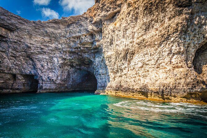 Gozo: 20 minute Comino Cave Tour + Blue Lagoon Drop off - The Experience in Detail