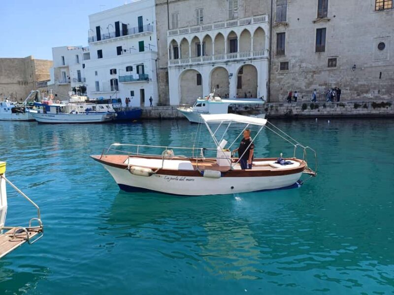 Gozzo tour along the coast of Monopoli - FAQ