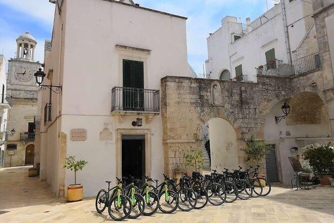 GPS tour with E-Bike on cycleroute of acqueduct Pugliese with wine tasting directly in vineyards - Key Points