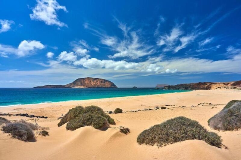 Graciosa Island: Jeep Safari Playa De las Conchas - Exploring La Graciosa on a Jeep Safari to Playa de las Conchas
