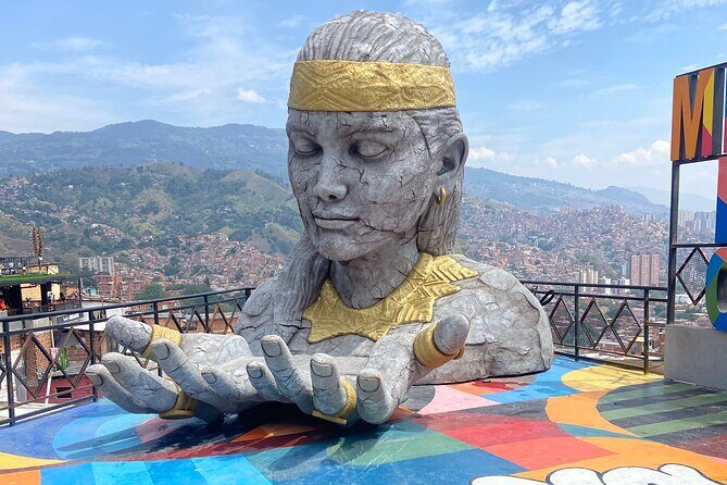 Graffiti Tour | Commune 13 guided by locals - Who Should Take This Tour?