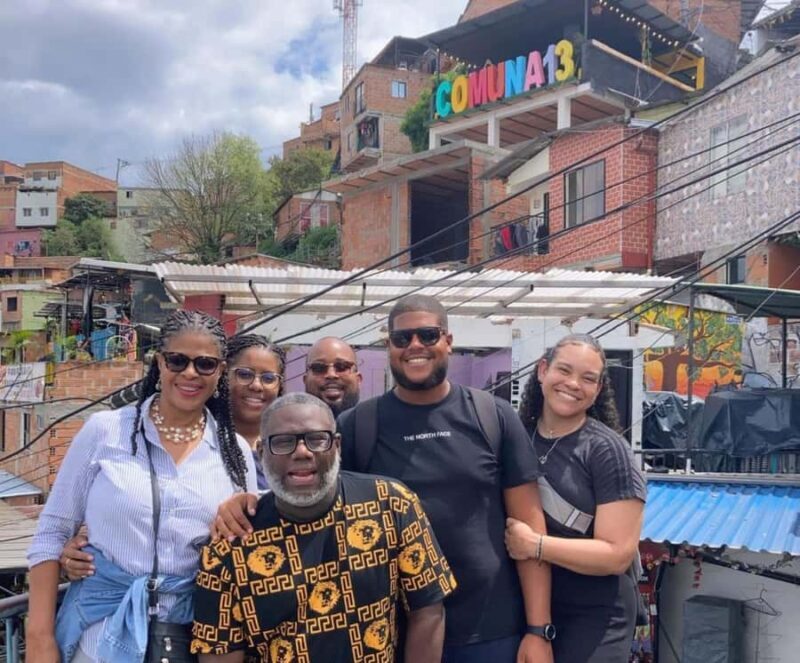 Graffiti Tour comuna 13 Medellin - Who Should Consider This Experience?