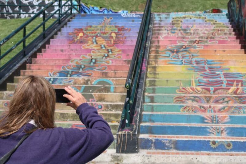 Graffiti Tour in La Candelaria Bogotá with Transportation - Who Should Consider This Tour?