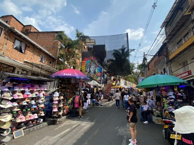 Graffiti Tour in the comuna 13 of medellin - Overview of the Graffiti Tour in Comuna 13