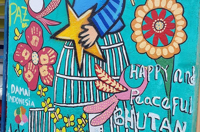 Graffiti Tour Medellin / Commune Tour 13 - Community Interaction and Personal Stories